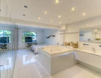 El Apartamento de 3 dormitorios (5 adultos) perfecto para disfrutar de una noche romántica.