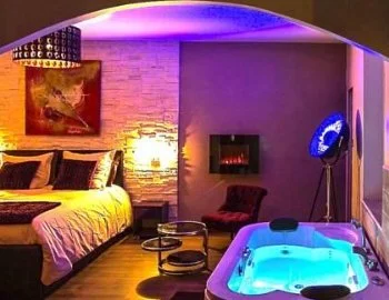 El jacuzzi que encuentras en el Apartamento Ático.