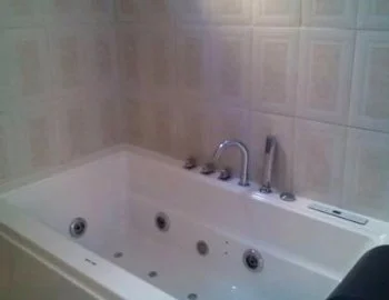 Foto de la bañera de hidromasaje en el Apartamento.