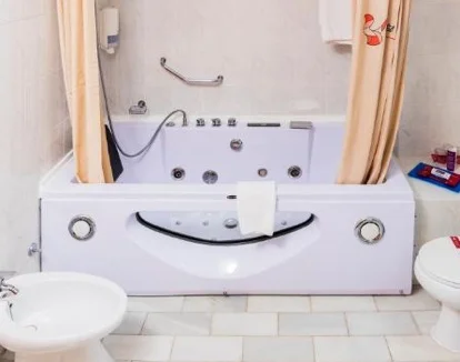 El jacuzzi que encuentras en la Suite Junior 2 dormitorios.
