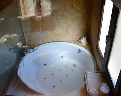Apartamento rural duplex con jacuzzi en Montblanc en la provincia de Tarragona muy bien valorado por parejas que buscan un alojamiento rural con encanto