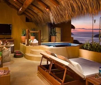 Foto del jacuzzi en la Suite Junior frente al mar.