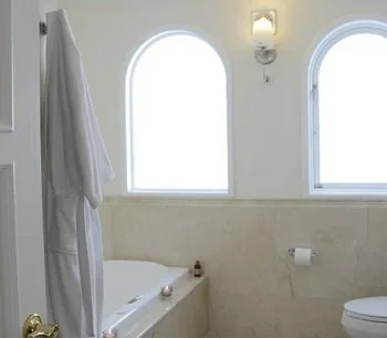 Hidromasaje en la Suite Junior Luxe para una estancia muy especial o aniversario de bodas.
