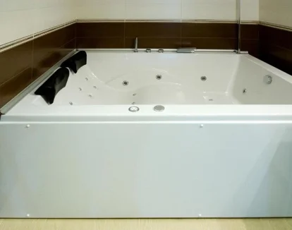 Interior de el Apartamento de 1 dormitorio donde encontrarás un jacuzzi para relajarte con tu pareja.