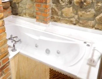 Jacuzzi privado en la Suite Torre.