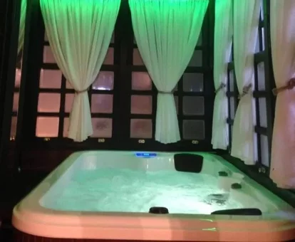 Jacuzzi en la habitación