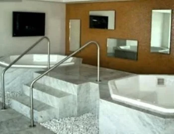 Este es el Apartamento con vistas al mar para disfrutar con tu pareja de un jacuzzi privado.