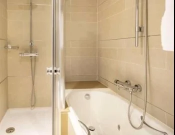 Hidromasaje en la Habitación Doble Superior para una estancia muy especial o aniversario de bodas.