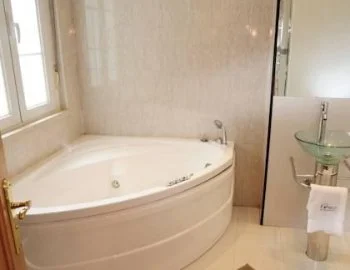 Foto de el Apartamento de 5 dormitorios con jacuzzi privado.
