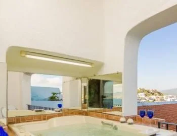 Vista del interior de el Estudio en donde puedes disfrutar con tu pareja de tu propia bañera de hidromasaje.