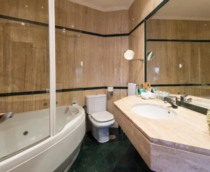 Foto del jacuzzi que puedes encontrar en la Habitación Doble Deluxe con bañera de hidromasaje - 1 o 2 camas.