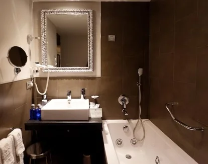 Bañera de hidromasaje del Hotel boutique Vasanta Barcelona.