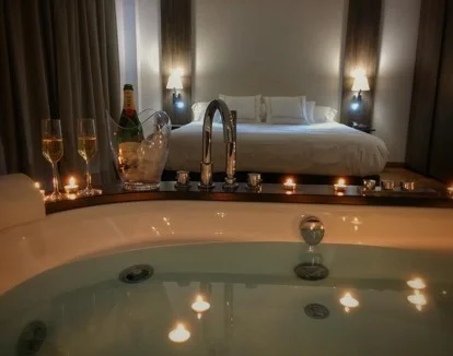 habitacion con jacuzzi privado