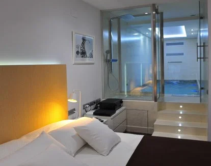 habitacion romantica con piscina privada