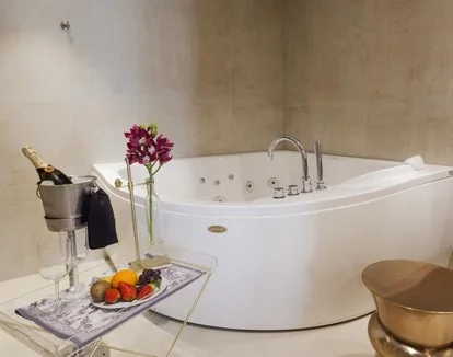 habitacion con jacuzzi