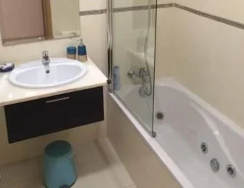 El Apartamento Deluxe y su jacuzzi privado.