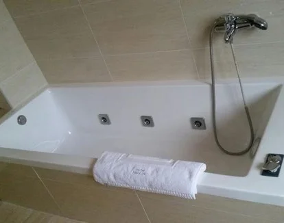jacuzzi en la habitación