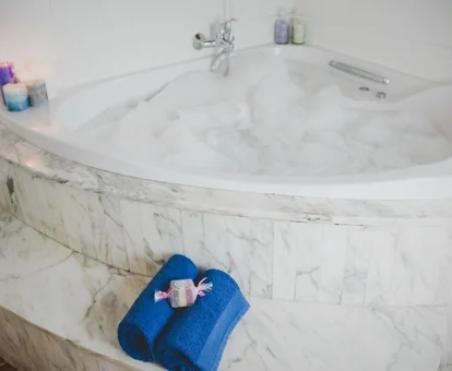 habitacion con jacuzzi