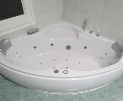 Este es la Suite para disfrutar con tu pareja de un jacuzzi privado.