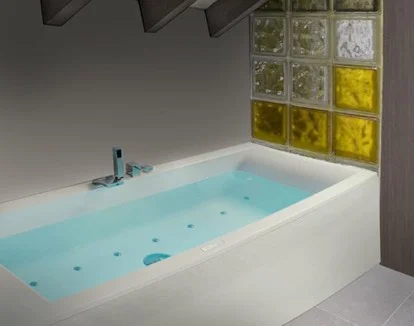 jacuzzi de la habitacion suite