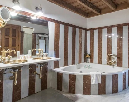 hotel romantico con jacuzzi Casas de la Juderia en Sevilla