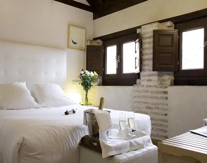 habitacion romantica con jacuzzi hotel Gar Anat Granada