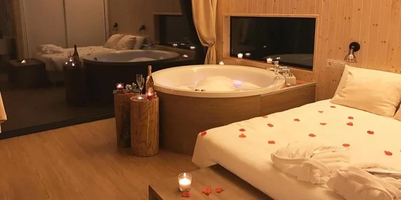 jacuzzi en la habitacion
