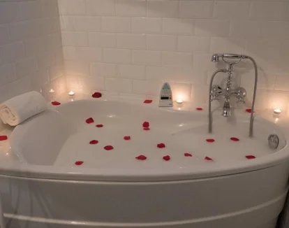 La Habitación Doble Superior con vistas al jardín - Algodon y su jacuzzi privado.