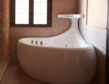 baño con jacuzzi de la casa rural.