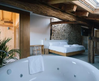 habitacion con jacuzzi privado