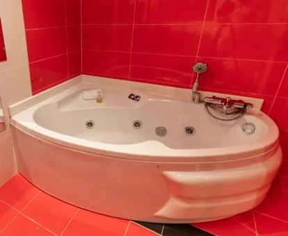 jacuzzi-motel-acropolis-leon