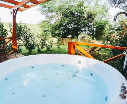 jacuzzi de la Suite con Bañera de Hidromasaje