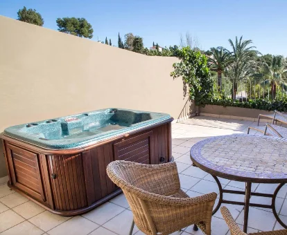 jacuzzi privado en la habitación Hotel Swiss Moraira