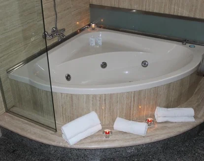 bañera de hidromasaje privada