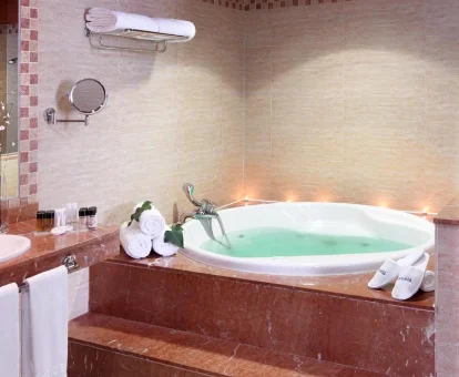 habitacion con jacuzzi privado