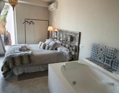 Jacuzzi en la habitación