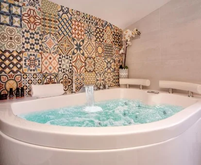 Jacuzzi privado de la habitacion Suite