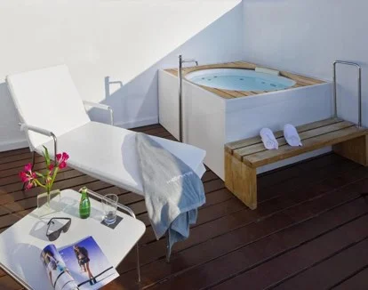 suite con terraza y jacuzzi