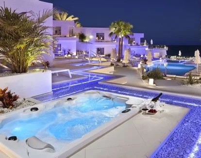 suite con jacuzzi en la terraza