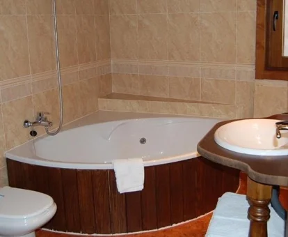 jacuzzi en la habitación del Complejo Hostelero Palladium