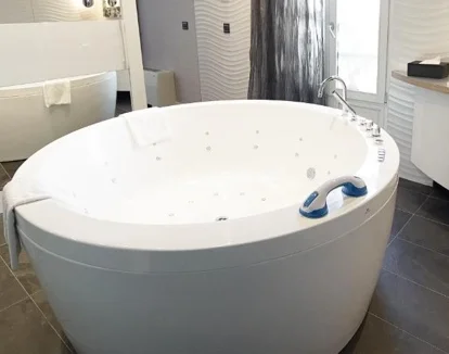 jacuzzi del apartamento Deluxe hoteles madrid