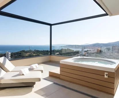 Habitacion Suite con jacuzzi en la terraza.