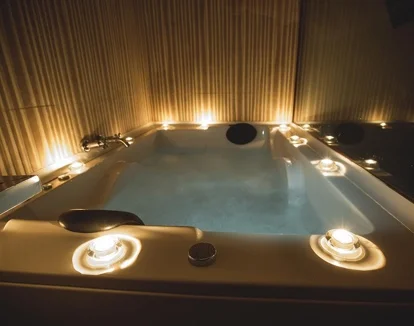 Jacuzzi en la habitación