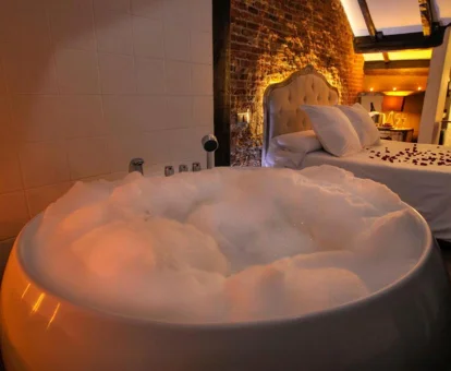 hoteles con jacuzzi en la habitacion en Segovia