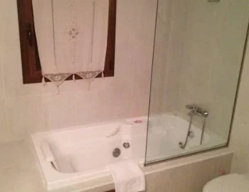 Foto de la Habitación Doble - 2 camas con jacuzzi privado.