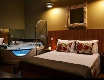 Foto de la Suite con bañera de hidromasaje para una noche especial en pareja.