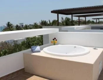 Jacuzzi privado que puedes encontrar en la Casa de 3 habitaciones