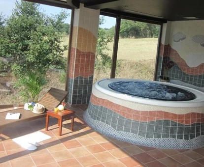 Foto y detalle de jacuzzi en la Habitación Doble - 1 o 2 camas.