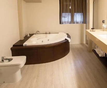 La Suite con encanto y jacuzzi para enamorados.