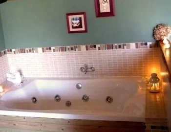 La Habitación Doble Dúplex - 1 o 2 camas muy romántica para disfrutar de una noche en pareja.